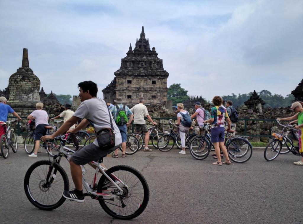 Joglo Ayem Tentrem Prambanan Buitenkant foto