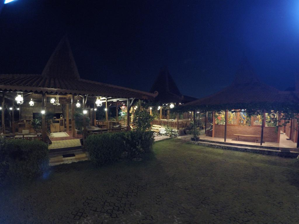 Joglo Ayem Tentrem Prambanan Buitenkant foto