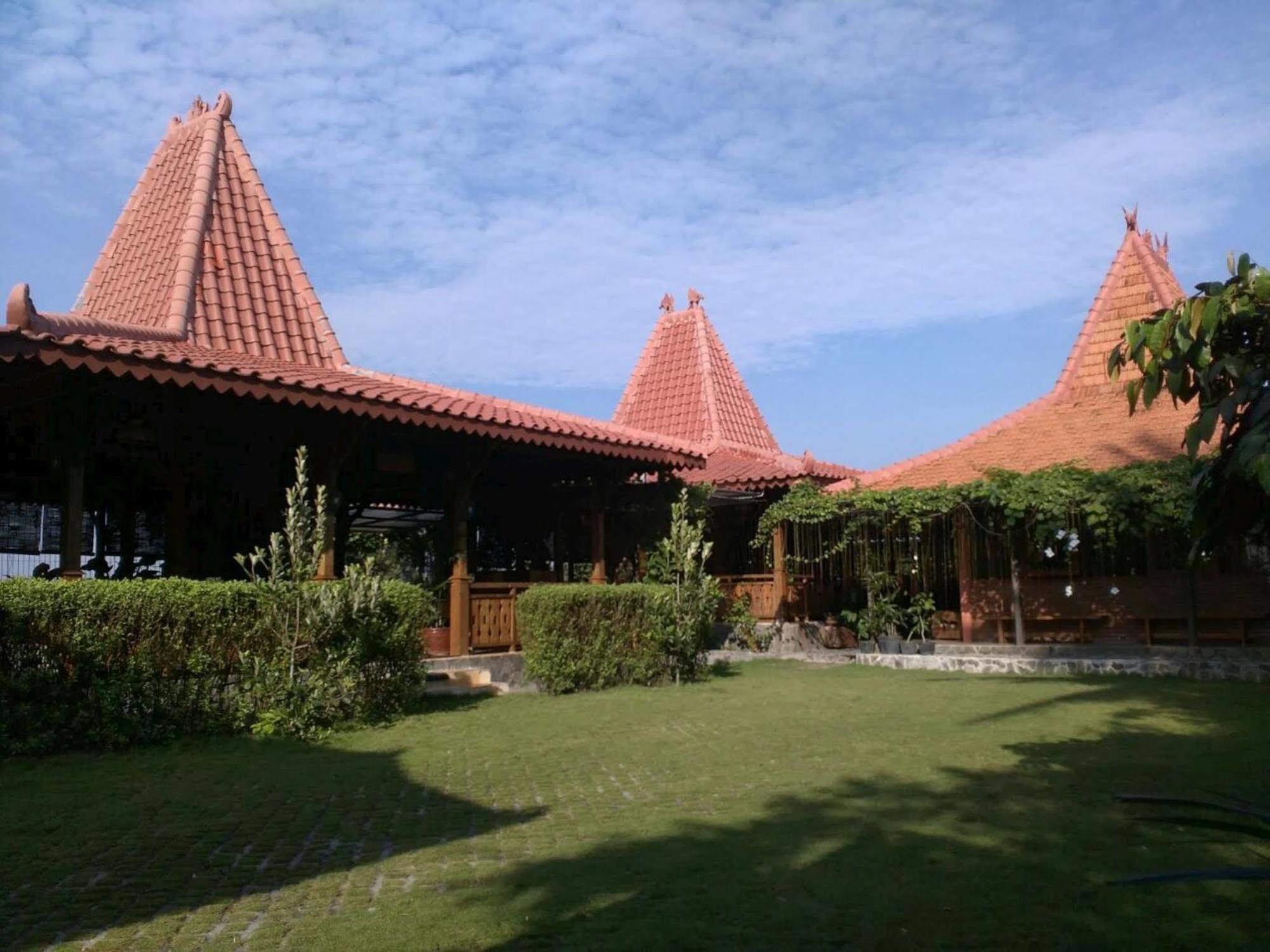 Joglo Ayem Tentrem Prambanan Buitenkant foto